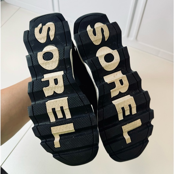 Sorel Kinetic Mesh Sneakers Black Embossed Zebra SZ 7.5 like new! - Picture 14 of 16